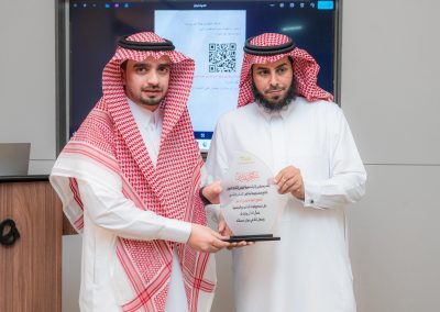 ائب رئيس مجلس الإدارة  الأستاذ/ عبدالرحمن سلمي الجهني يكرم الشيخ / عيد سنوسي أبو بكر